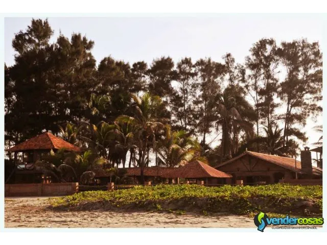 Alquiler de propiedad en general villamil- playas de 2800 m² al    pie del mar p 1