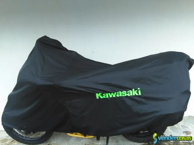 Moto kawasaki klr650 usada  5